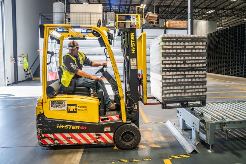 Mezzanine floor installation